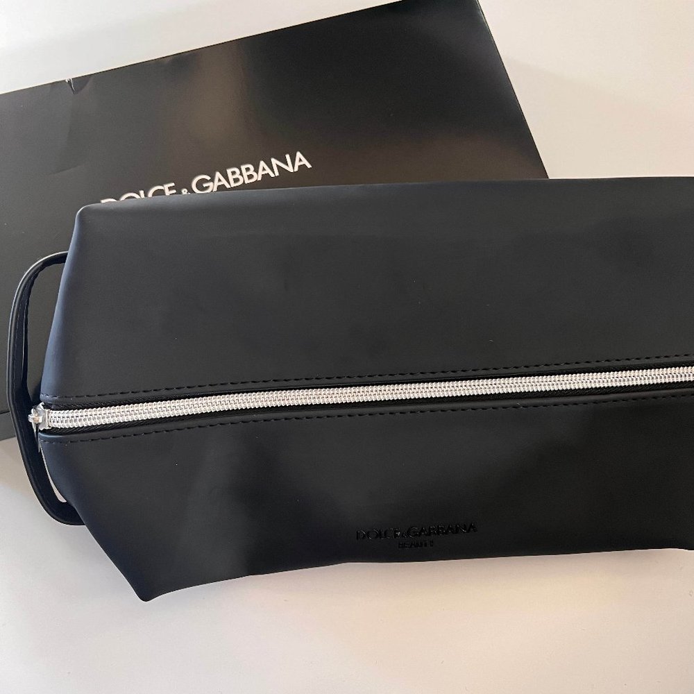 DOLCE & GABBANA black makeup pouch!!